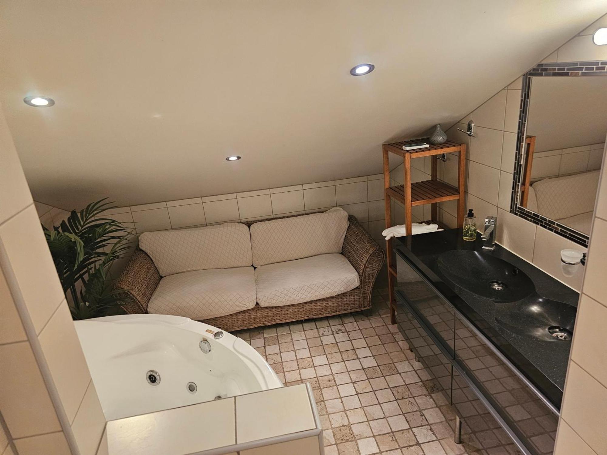Full Privacy Townhome In Oslo With Wifi ภายนอก รูปภาพ