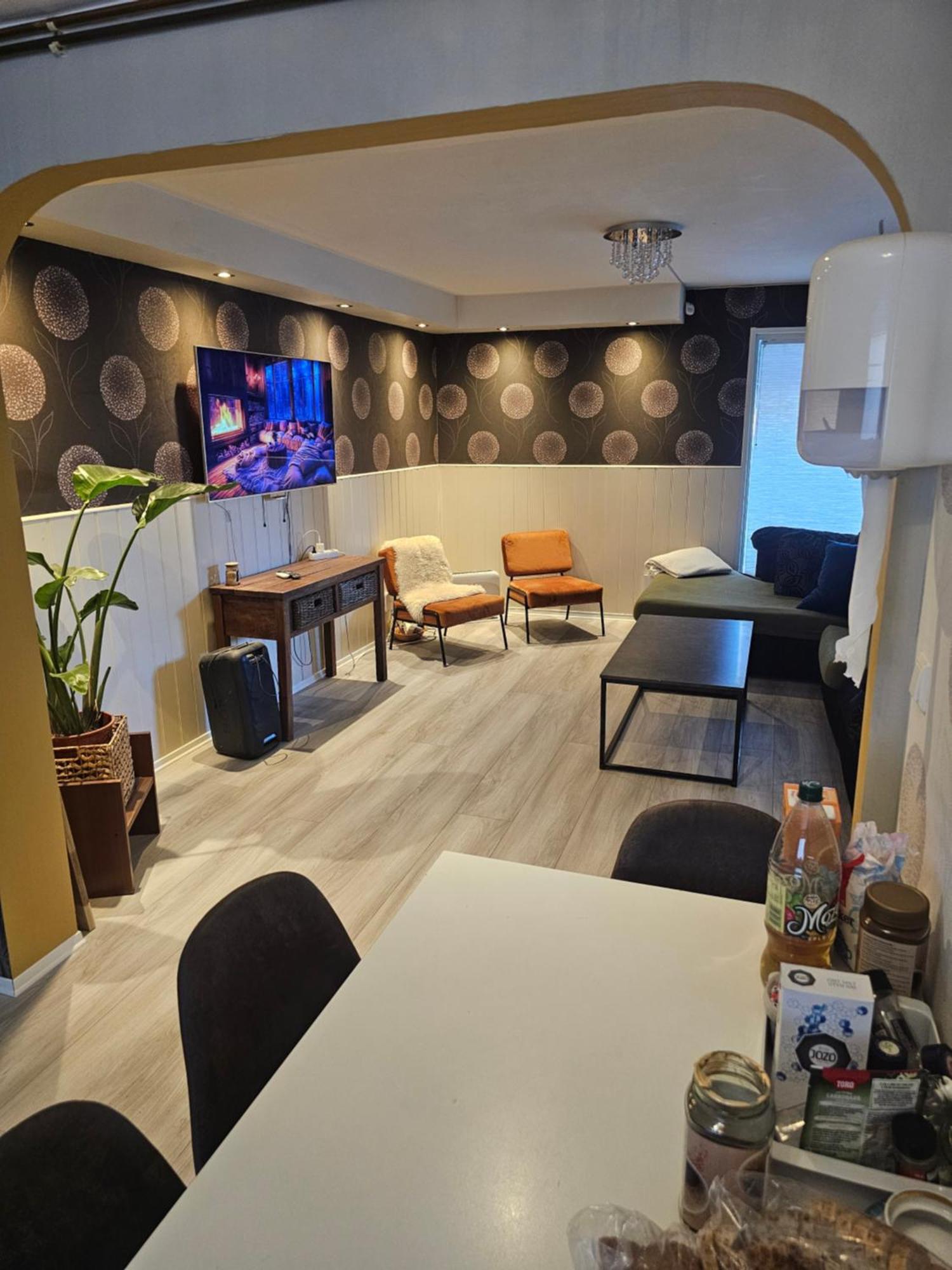 Full Privacy Townhome In Oslo With Wifi ภายนอก รูปภาพ